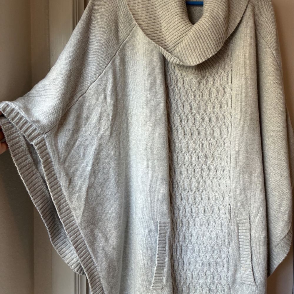 Cabi Cowl Neck Poncho Sweater Women Size L Gray 3003 Ribbed Knit Old Money Chic